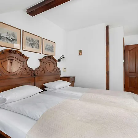 Secesyjny W Spokojnej Okolicy Z Dwoma Sypialniami I Miejscem Do Pracy By Renters Apartment *