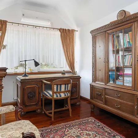 Secesyjny W Spokojnej Okolicy Z Dwoma Sypialniami I Miejscem Do Pracy By Renters Познань