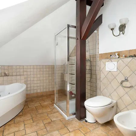 Secesyjny W Spokojnej Okolicy Z Dwoma Sypialniami I Miejscem Do Pracy By Renters * Poznan